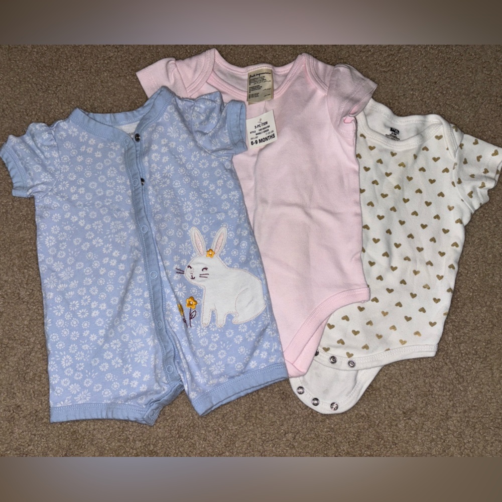 Lot Mixed Brand Of 3 Girls 6-9m One Piece Baby Preowned Outfits/romper